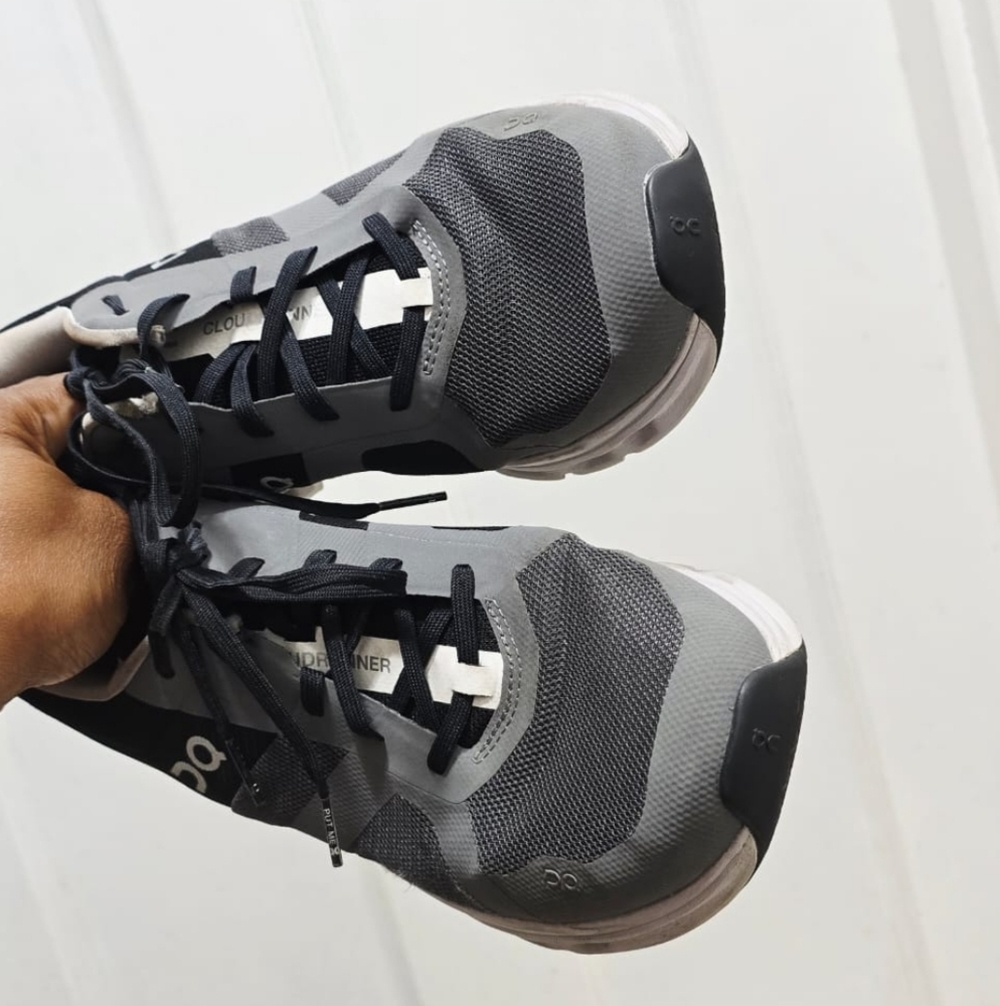 On Running Cloudrunner Grey Running Sneakers Size… - image 7